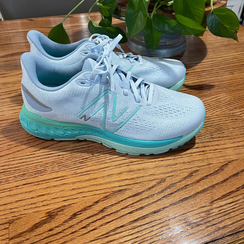 Size 10 WIDE New Balance- worn once